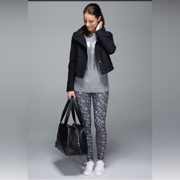 <Lululemon> Shine Tight (Roll Down) - Picture 4 of 5